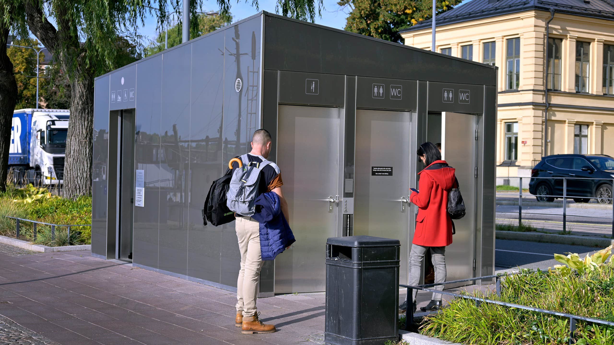 ⚡️ به همین دلیل ۸۱ توالت عمومی در استکهلم باید تخریب شوند