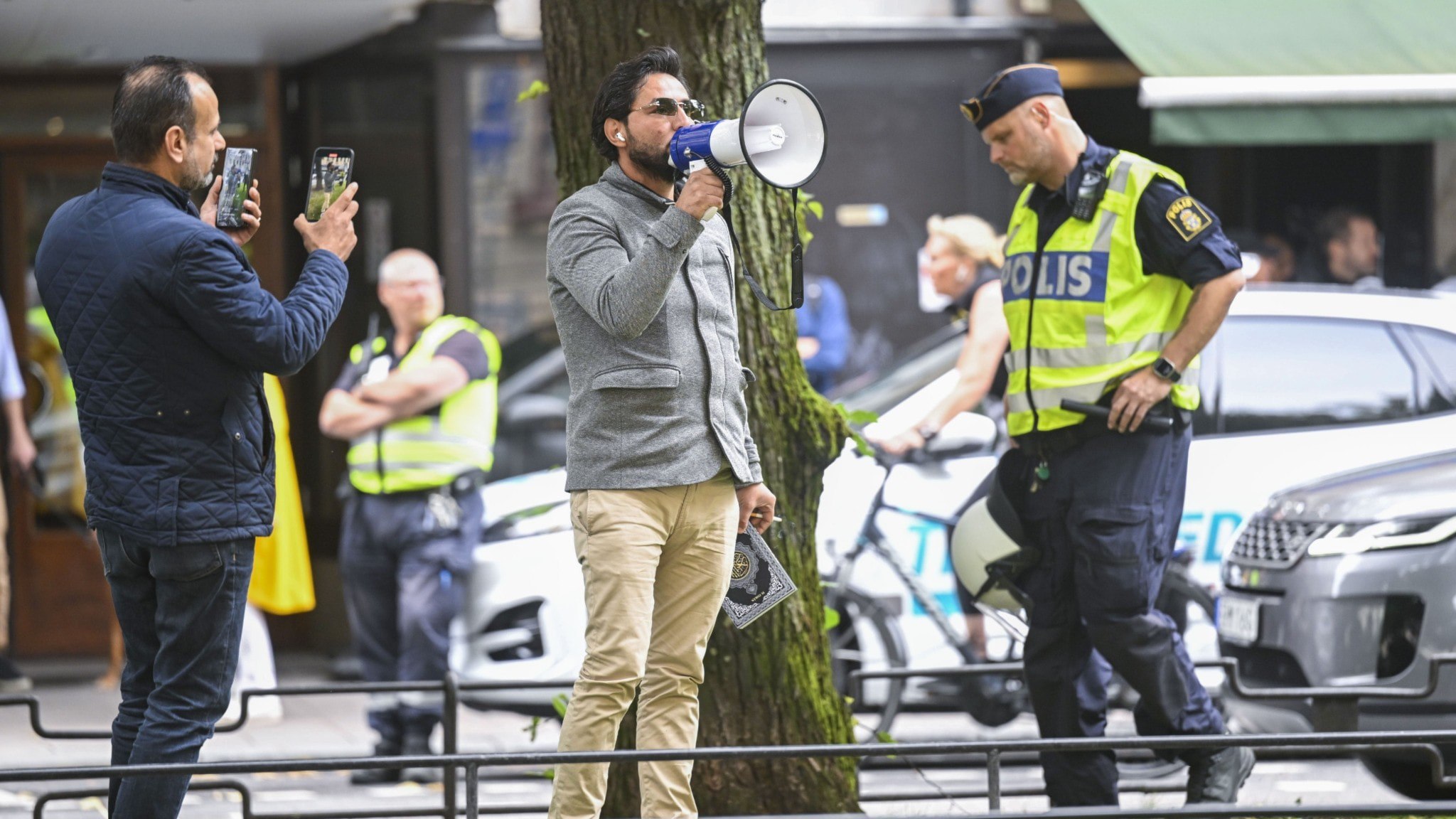 ⚡️ سلوان مومیکا اجازه‌ی اقامت جدید دریافت می‌کند