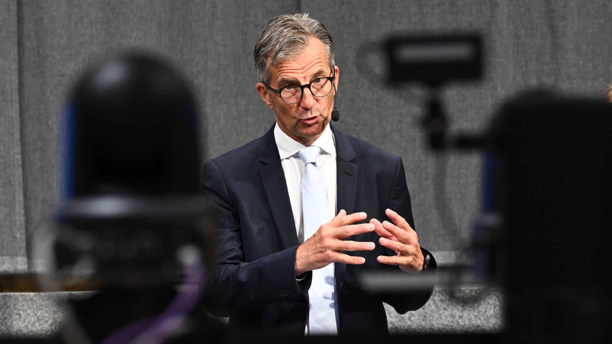 ⚡️ امروز بانک مرکزی نرخ بهره اصلی را ۰/۲۵ واحد درصد کاهش داد