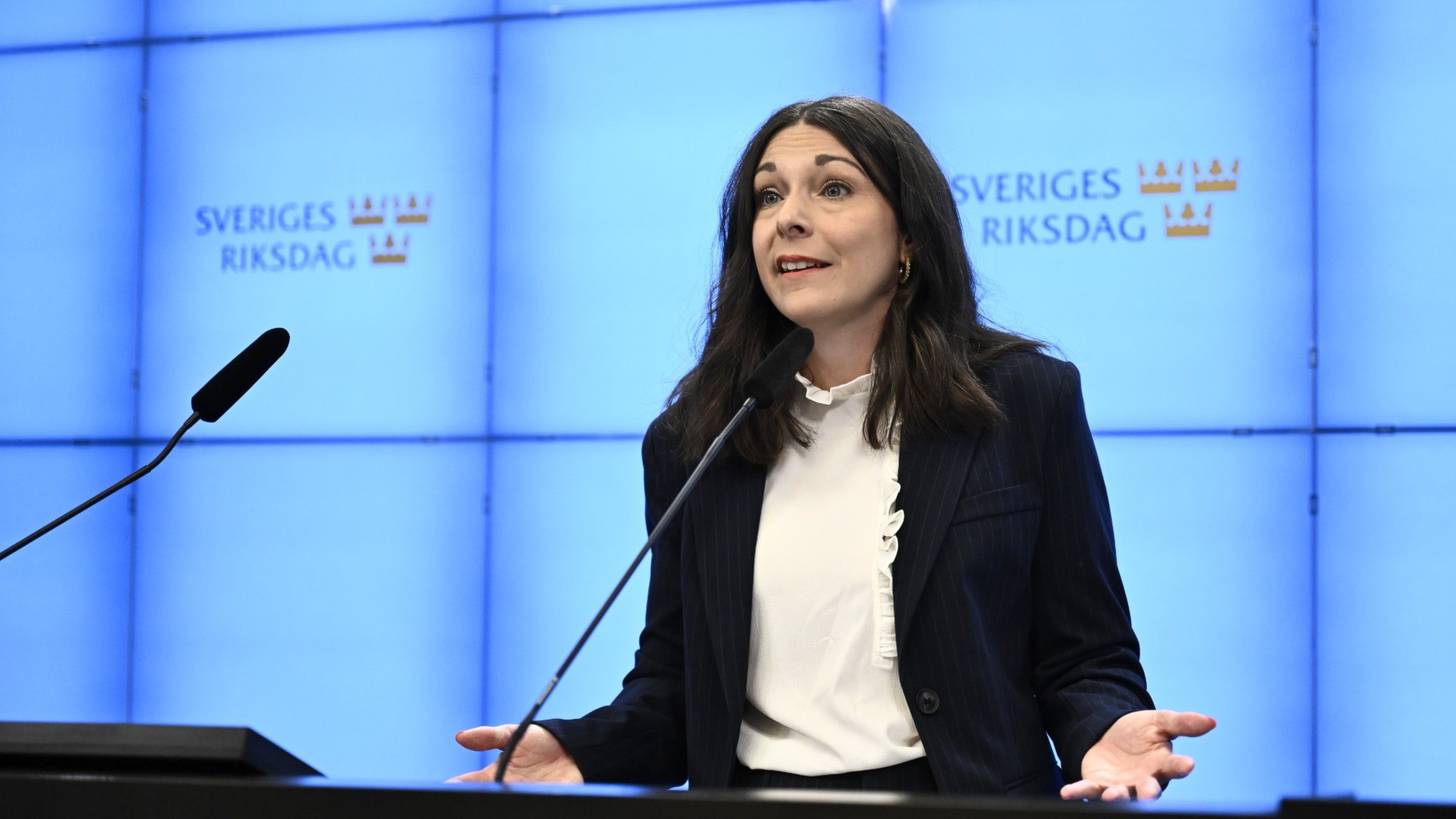 ⚡️ درخواست حزب سوسیال‌دموکرات: پلیس باید پاییز امسال از تمامی کلاس‌ها بازدید کند