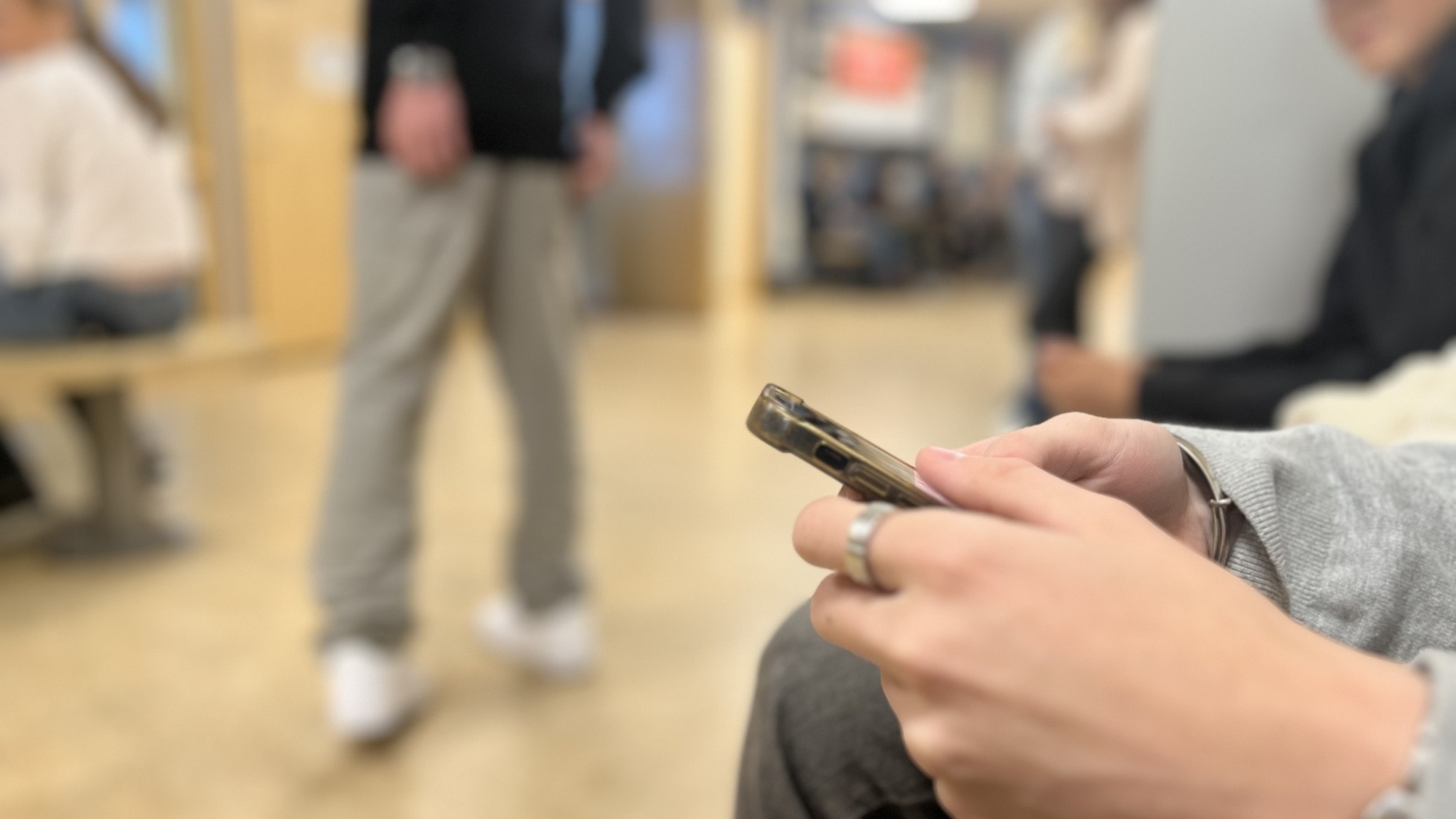 ⚡️ تعداد بیشتری از مدارس تصمیم گرفته‌اند که ممنوعیت استفاده از تلفن همراه را اعمال کنند