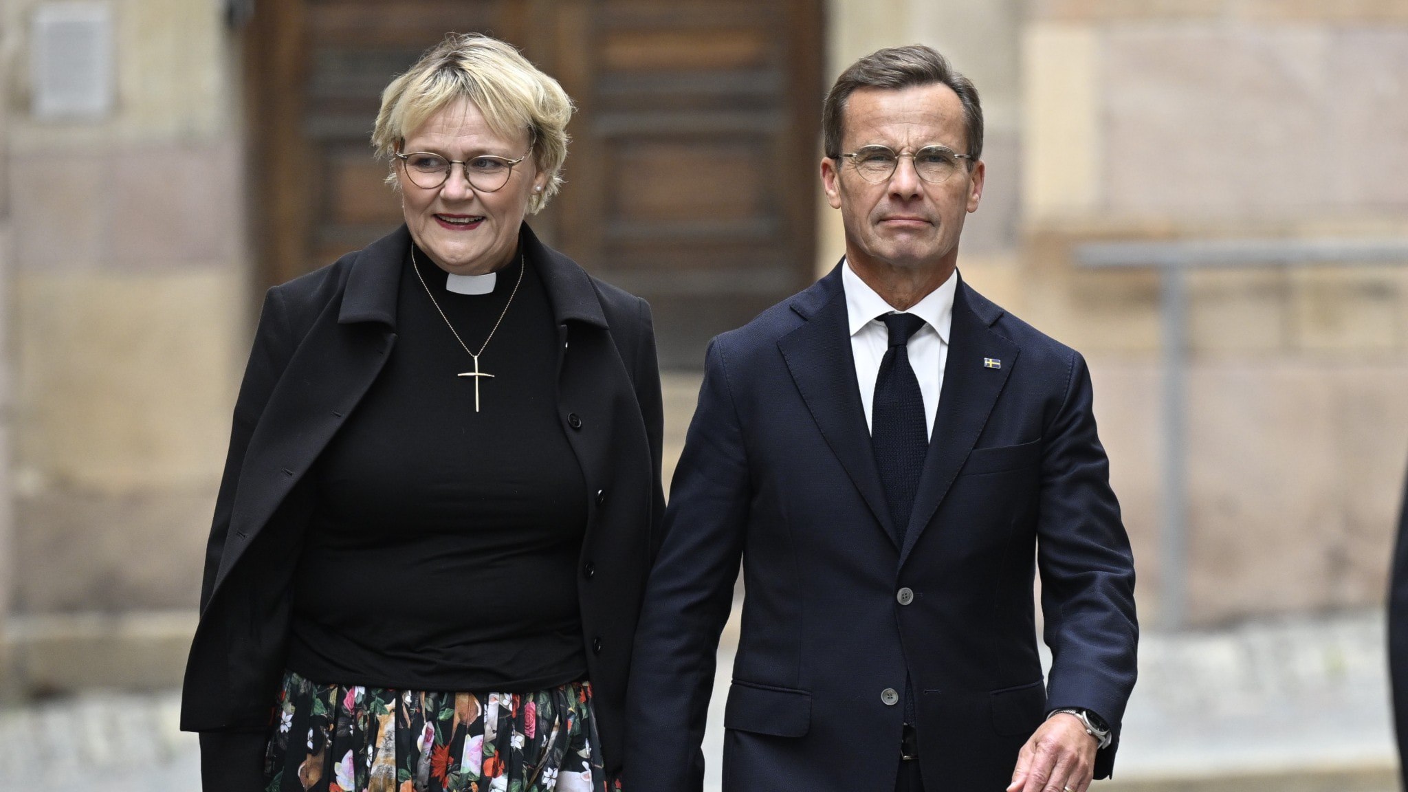 ⚡️ نخست وزیر مجبور شد عکس همسرش را حذف کند