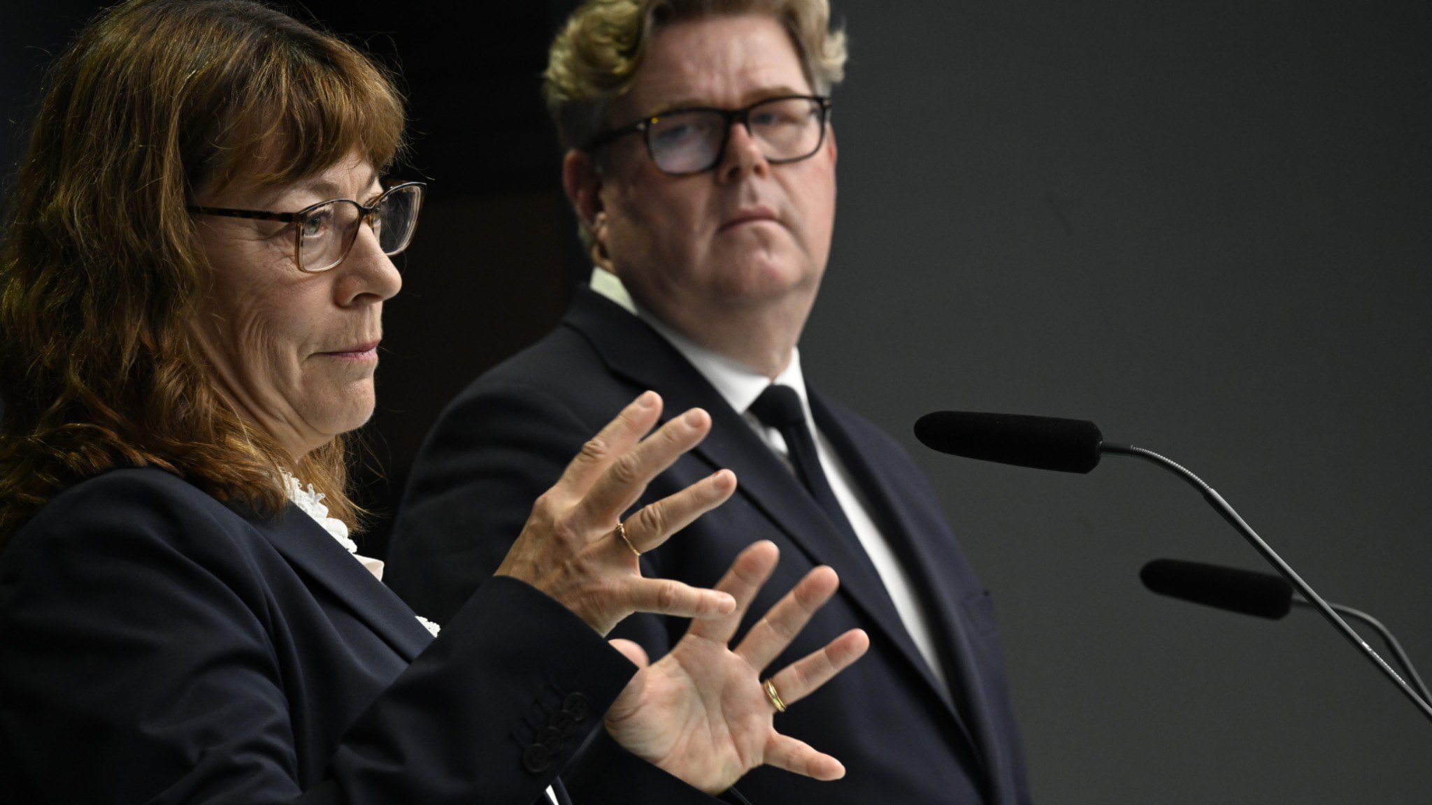 ⚡️ پلیس باید بتواند سلاح های واقعی را با نمونه‌های بدلی تعویض کند