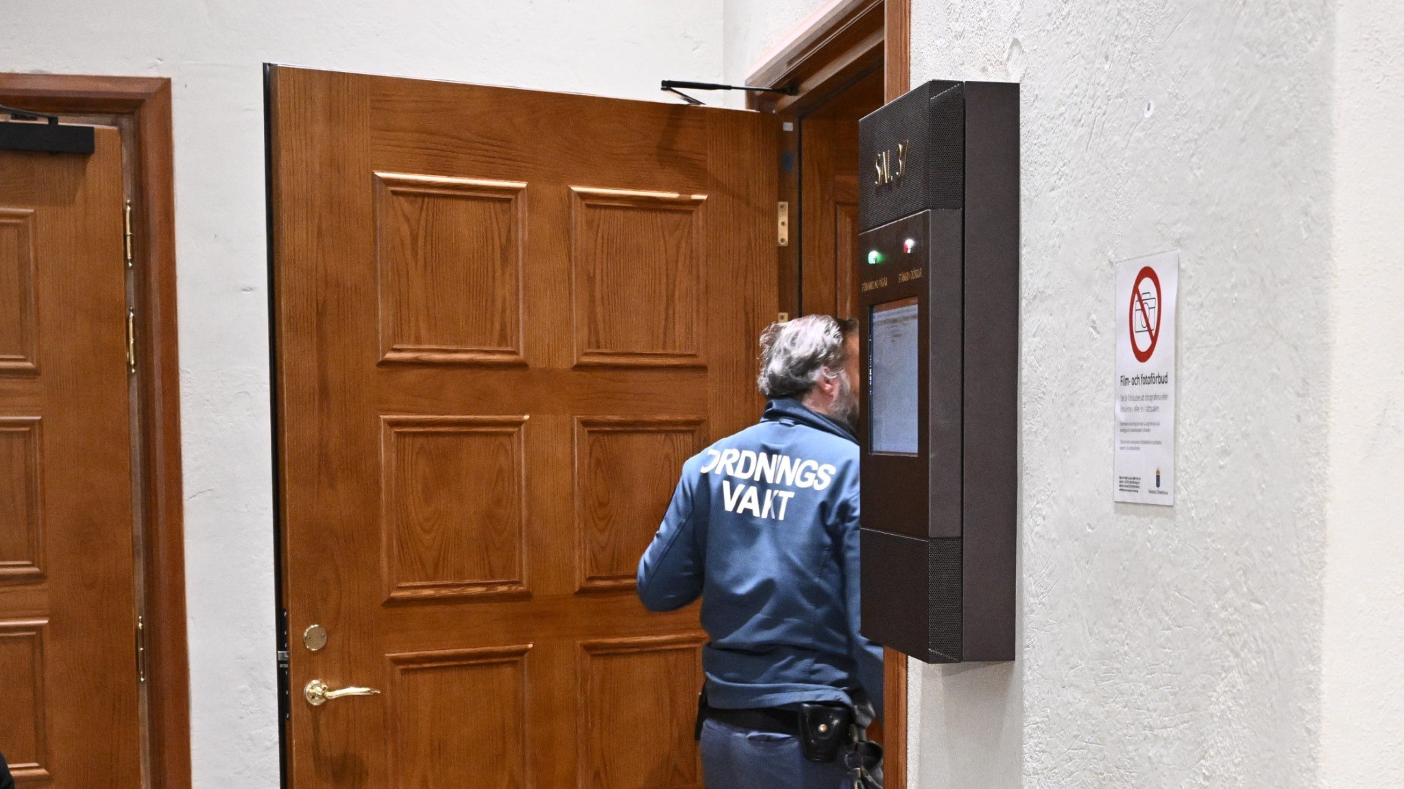 ⚡️ زن عضو داعش مظنون به نگه‌داری زنان و کودکان به عنوان برده است