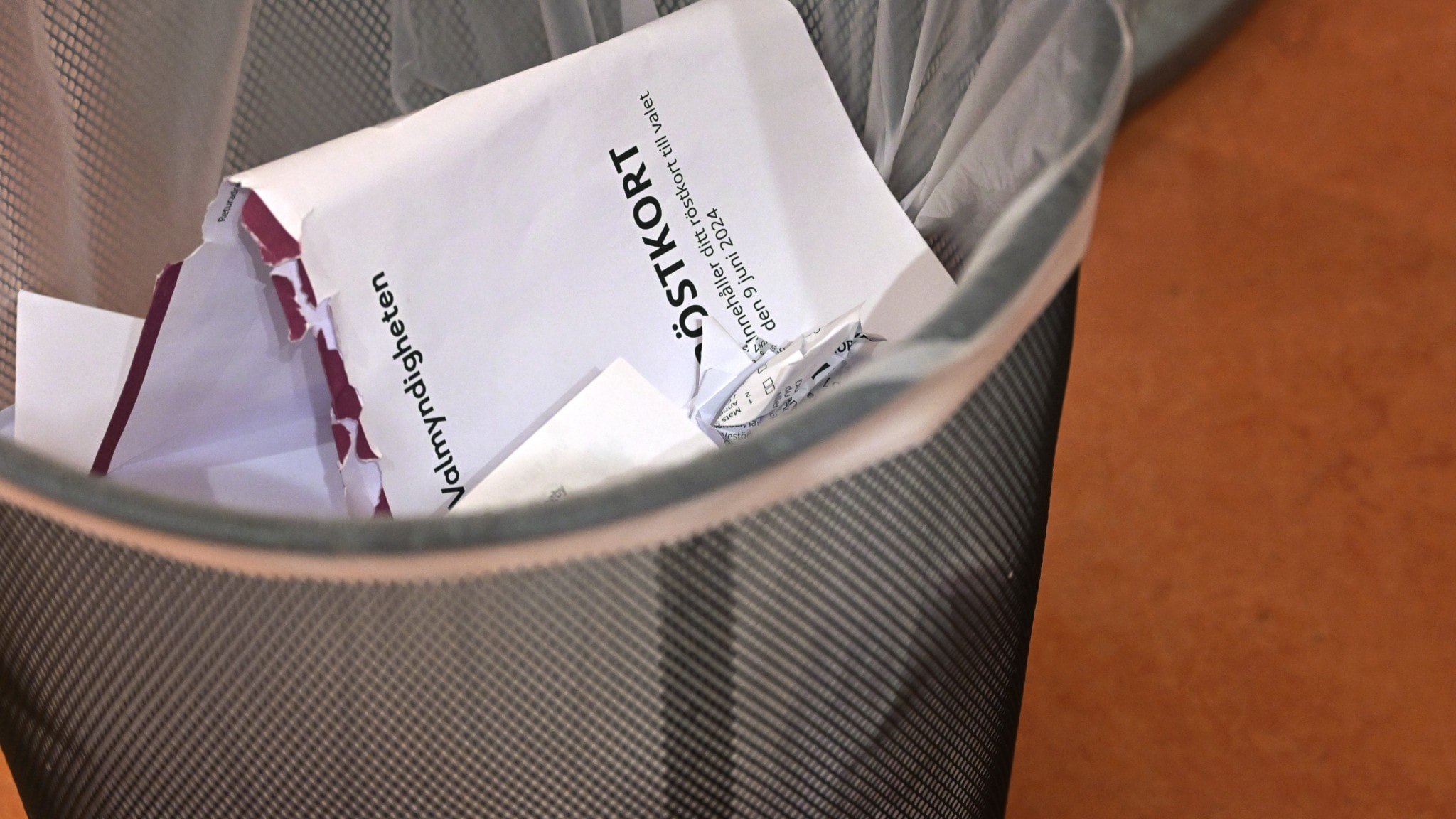 ⚡️ از هر پنج سوئدی، یک نفر معتقد است که حکومت خودکامه ایده خوبی است. “تعداد نگران‌کننده‌ای از افراد این‌گونه فکر می‌کنند”