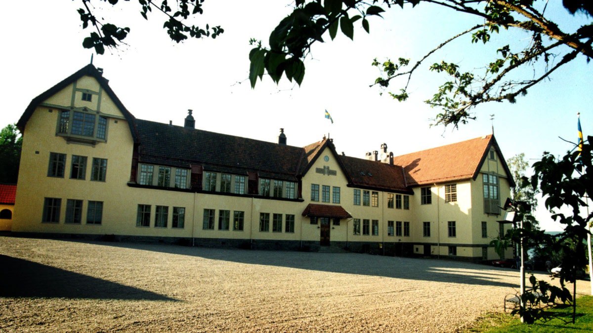 ⚡️ دانش‌آموزان لوندسبری از خوابگاه تعلیق شدند؛ پس از یک حادثه جدی