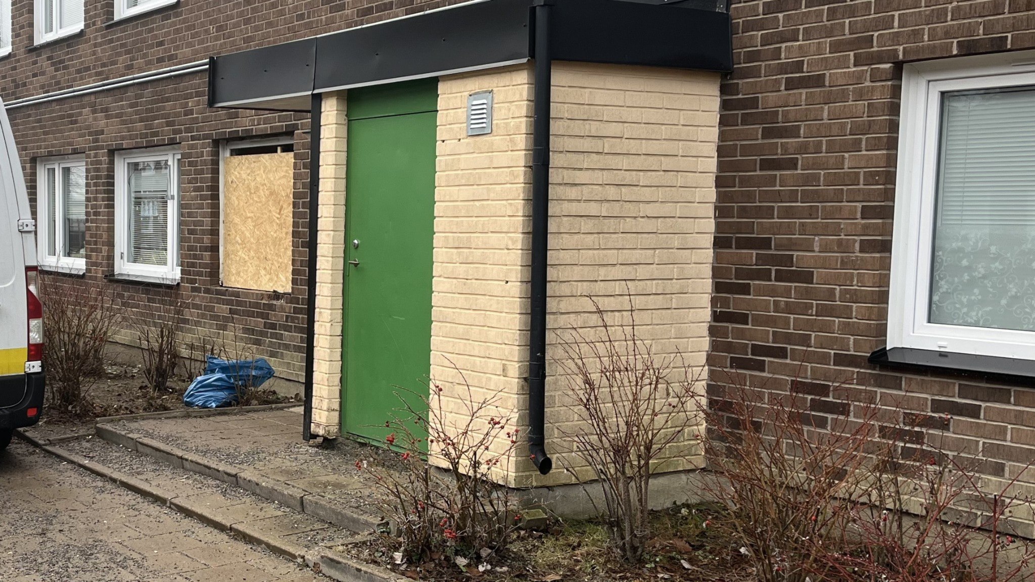 ⚡️ همسایه می‌گوید: «پسرم ترسیده است؛ این سومین انفجار در دو سال اخیر است.»