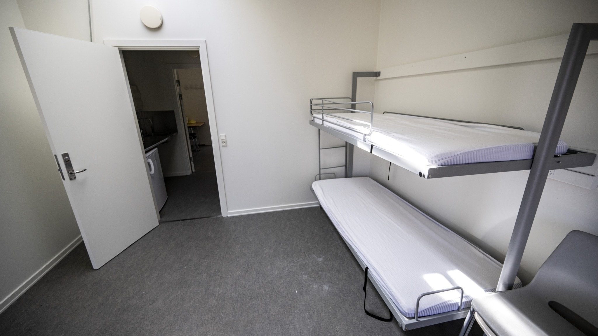 ⚡️ نیمی از شهرداری‌ها نسبت به استقرار مراکز پناهندگی انتقاد دارند