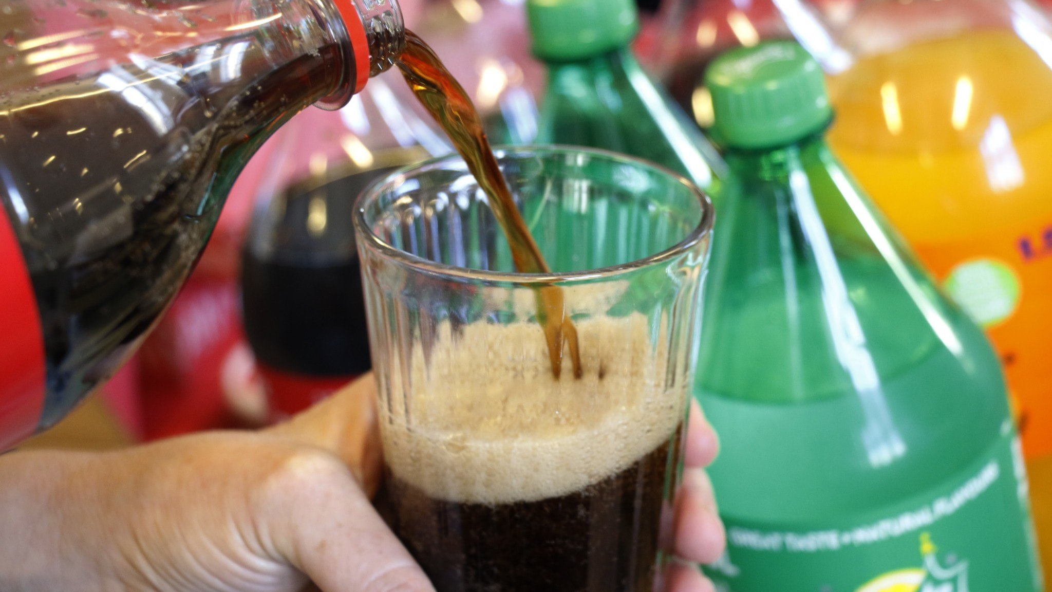 ⚡️ عادات غذایی سوئدیها در حال بدتر شدن است و مصرف نوشابه رو به افزایش گذاشته است