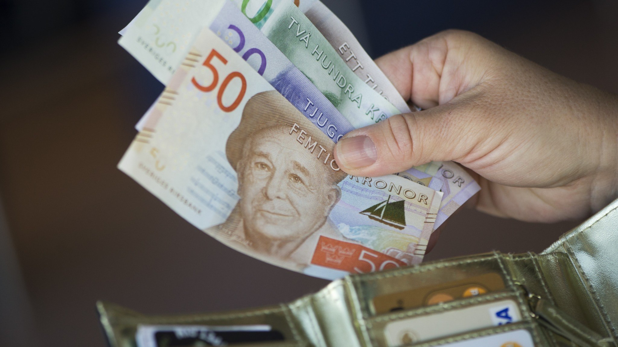 ⚡️ انتقام کرون: تقویت در برابر یورو و دلار