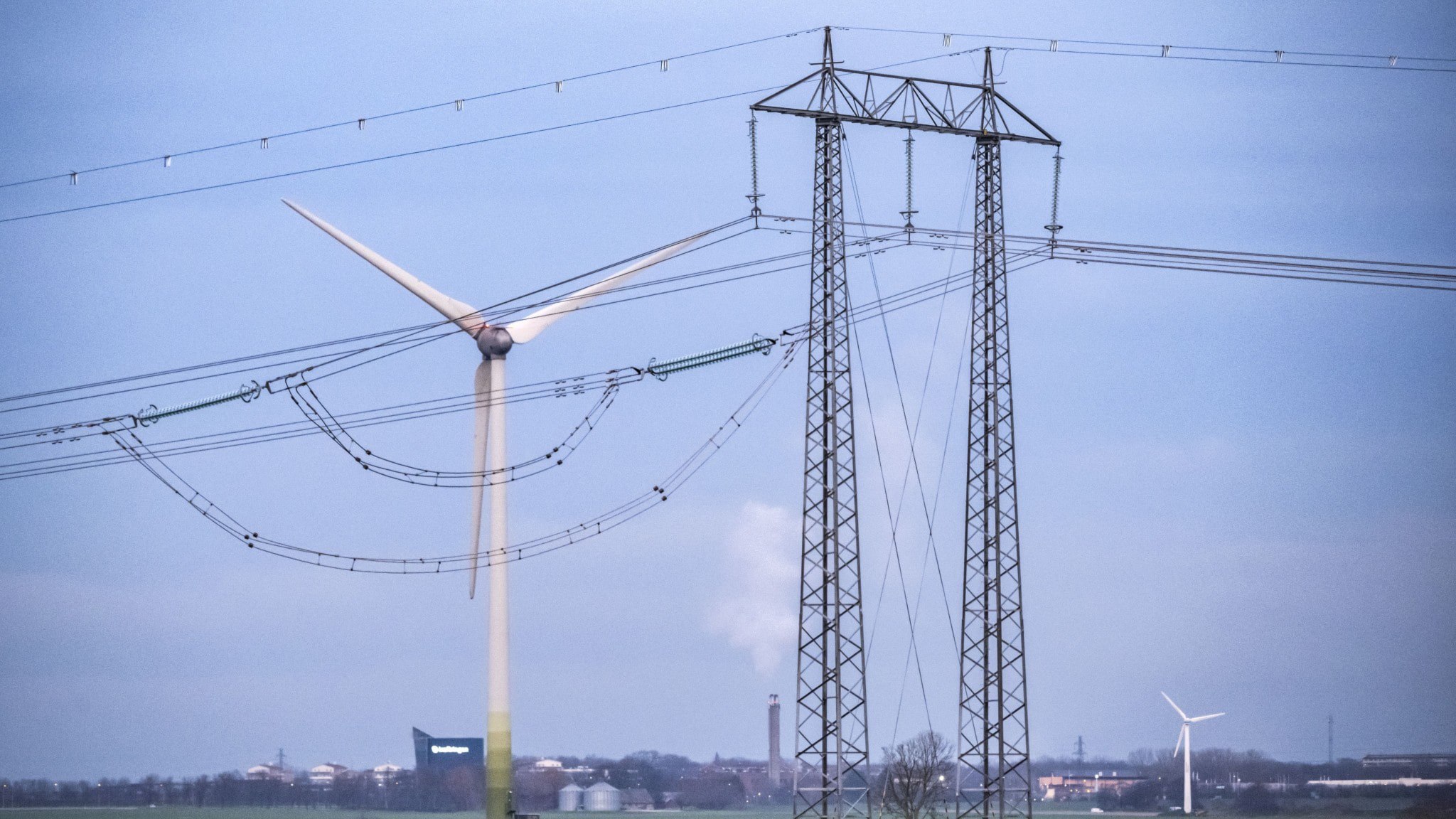 ⚡️ به همین دلیل قیمت برق در سراسر کشور در حال افزایش است