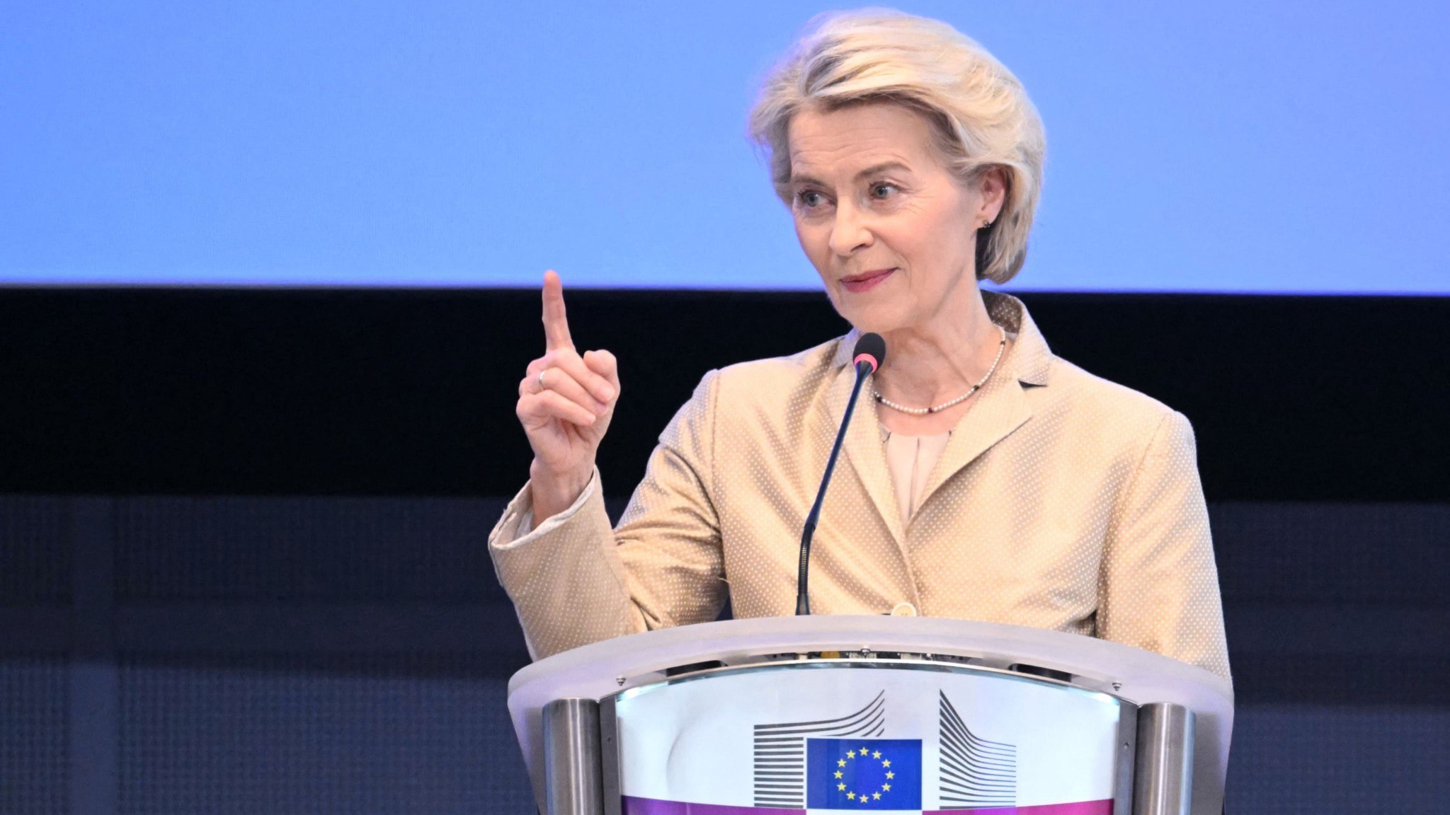 ⚡️ اتحادیه اروپا مصرف انرژی روسیه را به تدریج کنار می‌گذارد: «زمان آن رسیده که شیر را ببندیم»