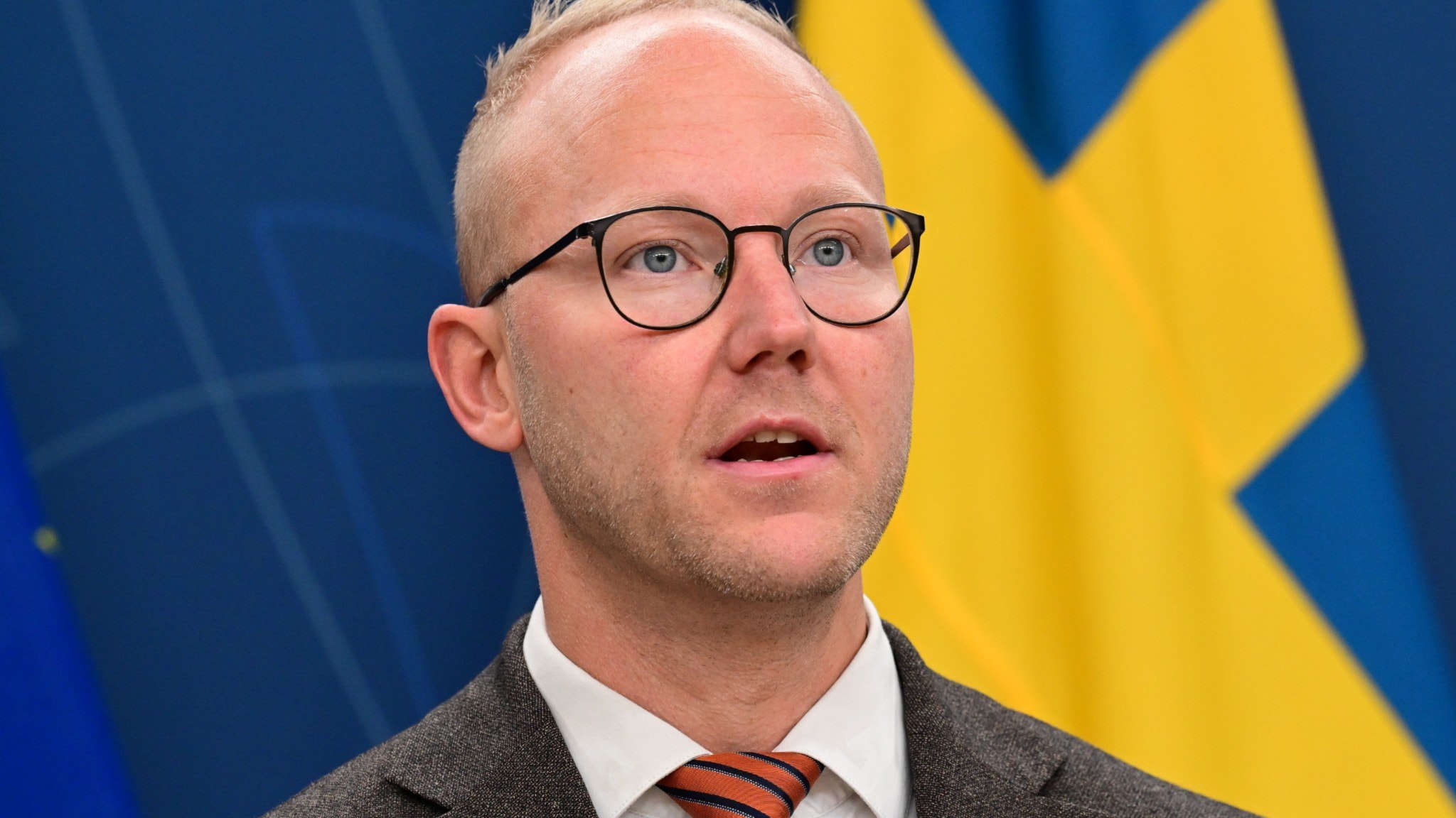 ⚡️ حزب دموکراتهای سوئد (SD) از پیشنهاد مربوط به تبدیل مجوزهای اقامت دائم به اقامتهای موقت حمایت میکند