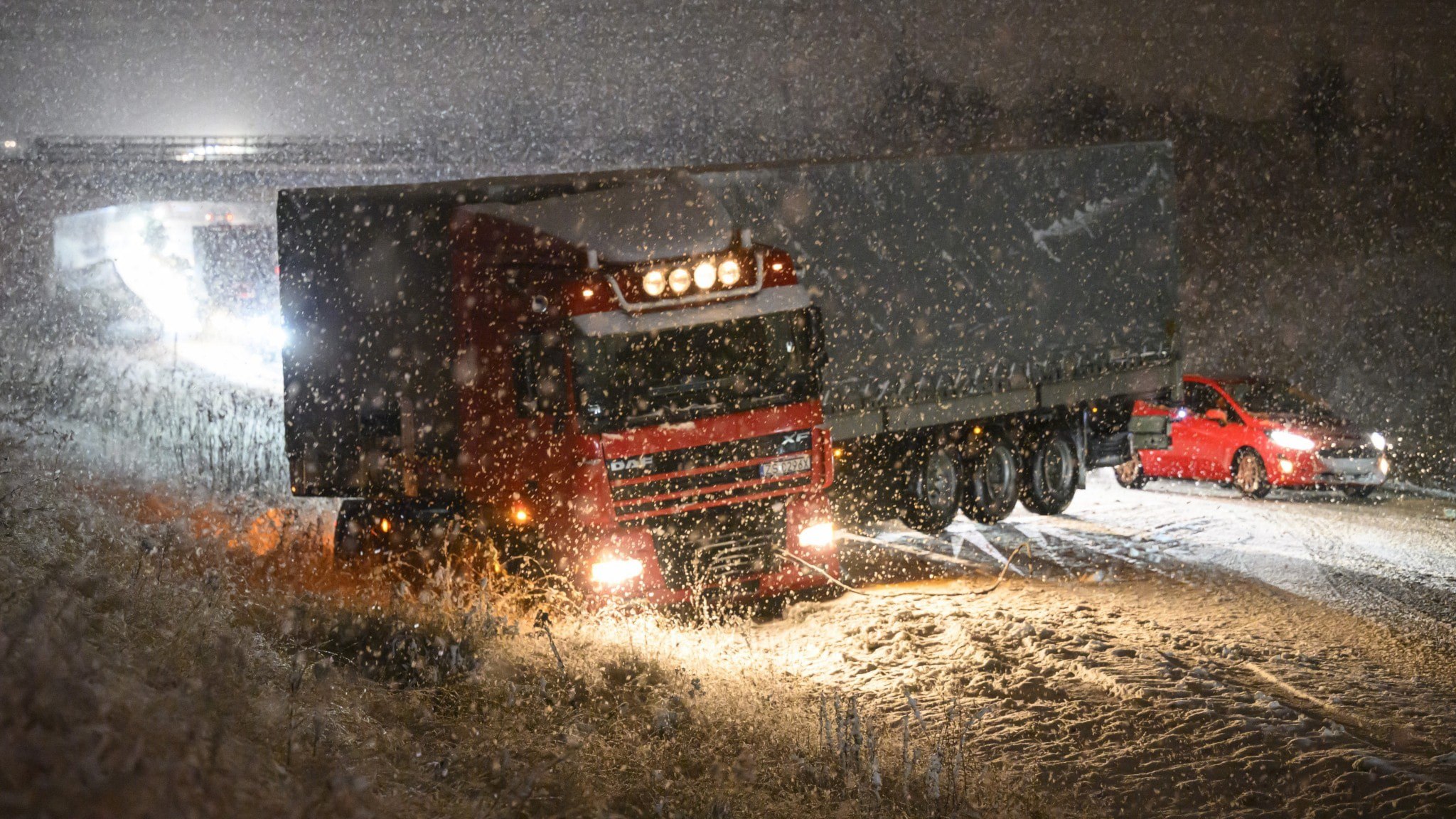 ⚡️ قانون جدید برای لاستیکهای زمستانی کامیونها