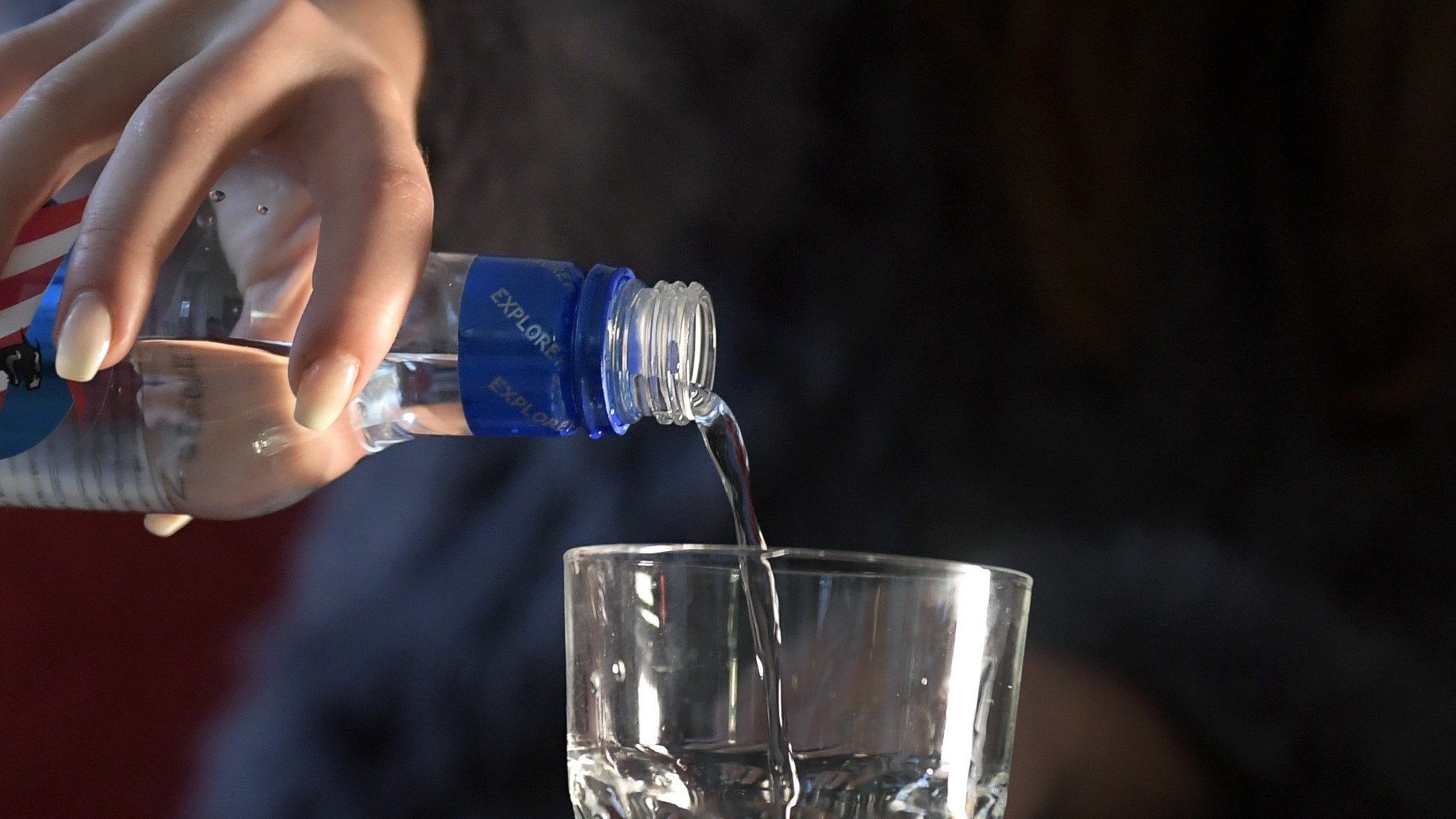 ⚡️ جوانان از یک «حساب سطلی» 
(شبکههای اجتماعی)  الکل خریدند؛ پنج نفر پس از مسمومیت بازداشت شدند