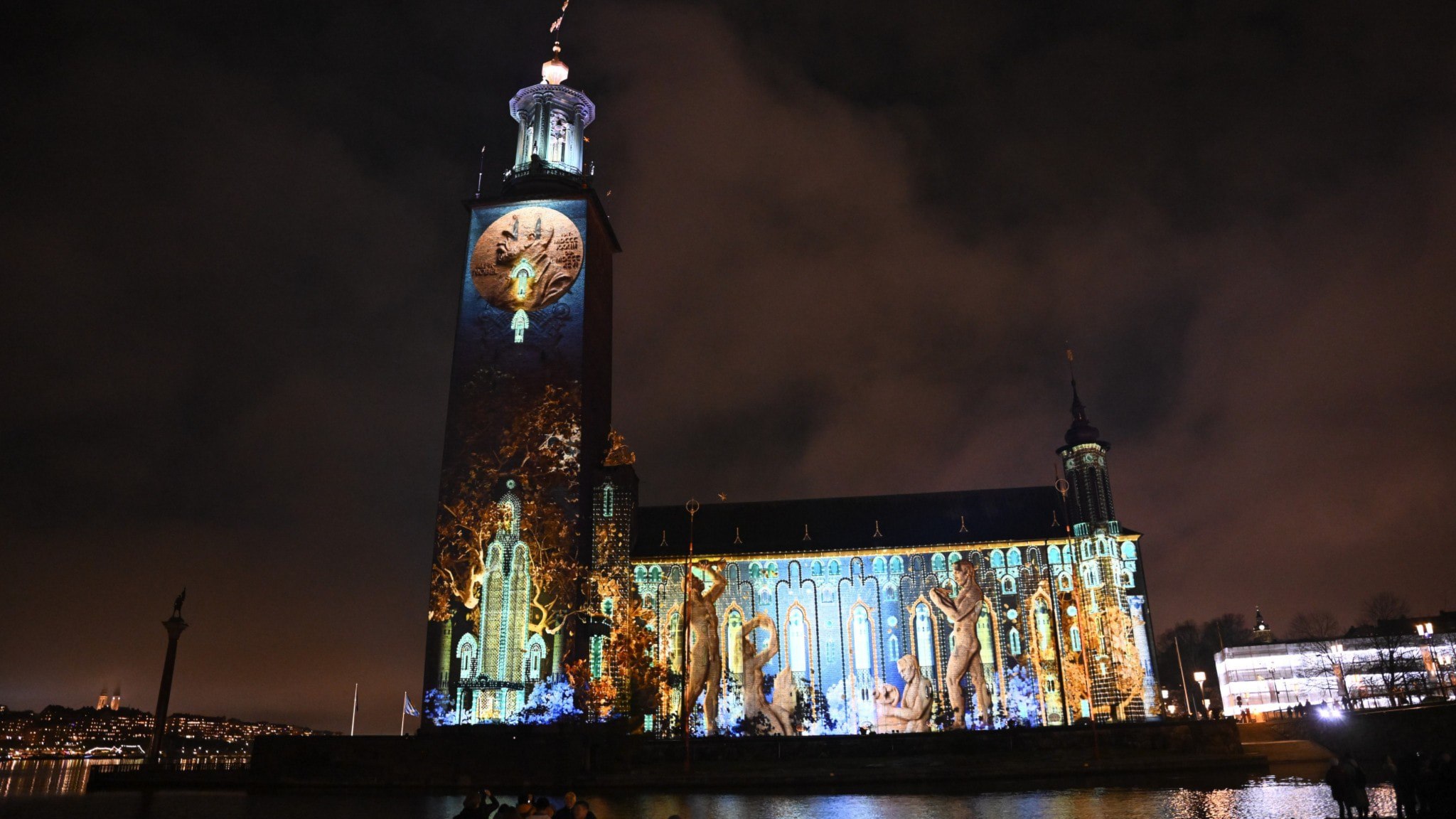 ⚡️ جشنواره چراغانی هفته نوبل، استکهلم را روشن کرد