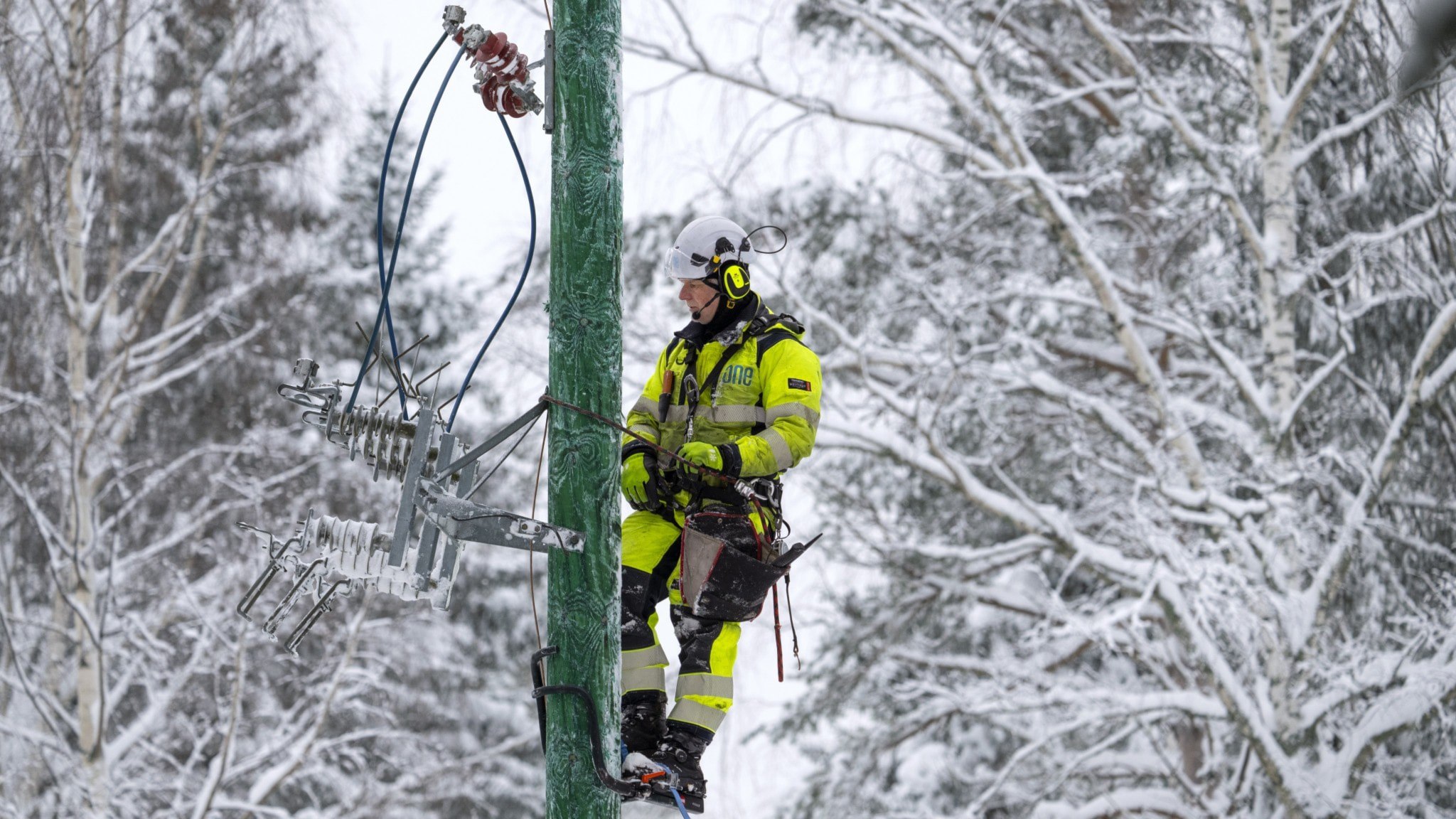 ⚡️ شرکت‌های شبکهٔ برق مجبور شدند ۱۹۳ میلیون کرون به مناطق آسیب‌دیده از طوفان پرداخت کنند
