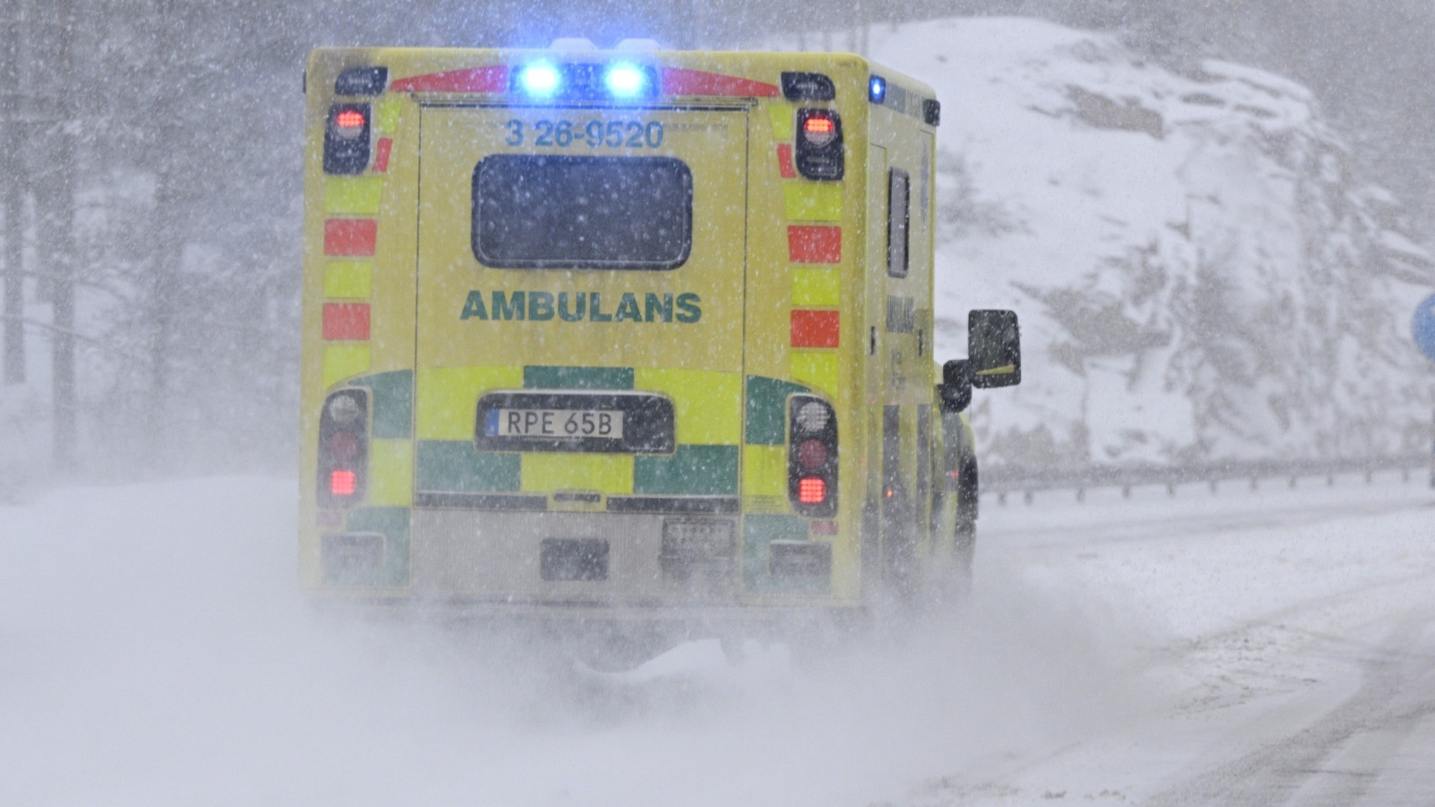 ⚡️ فعالیتهای حیاتی جامعه از هرجومرج ناشی از شرایط جوی جان سالم به در بردند