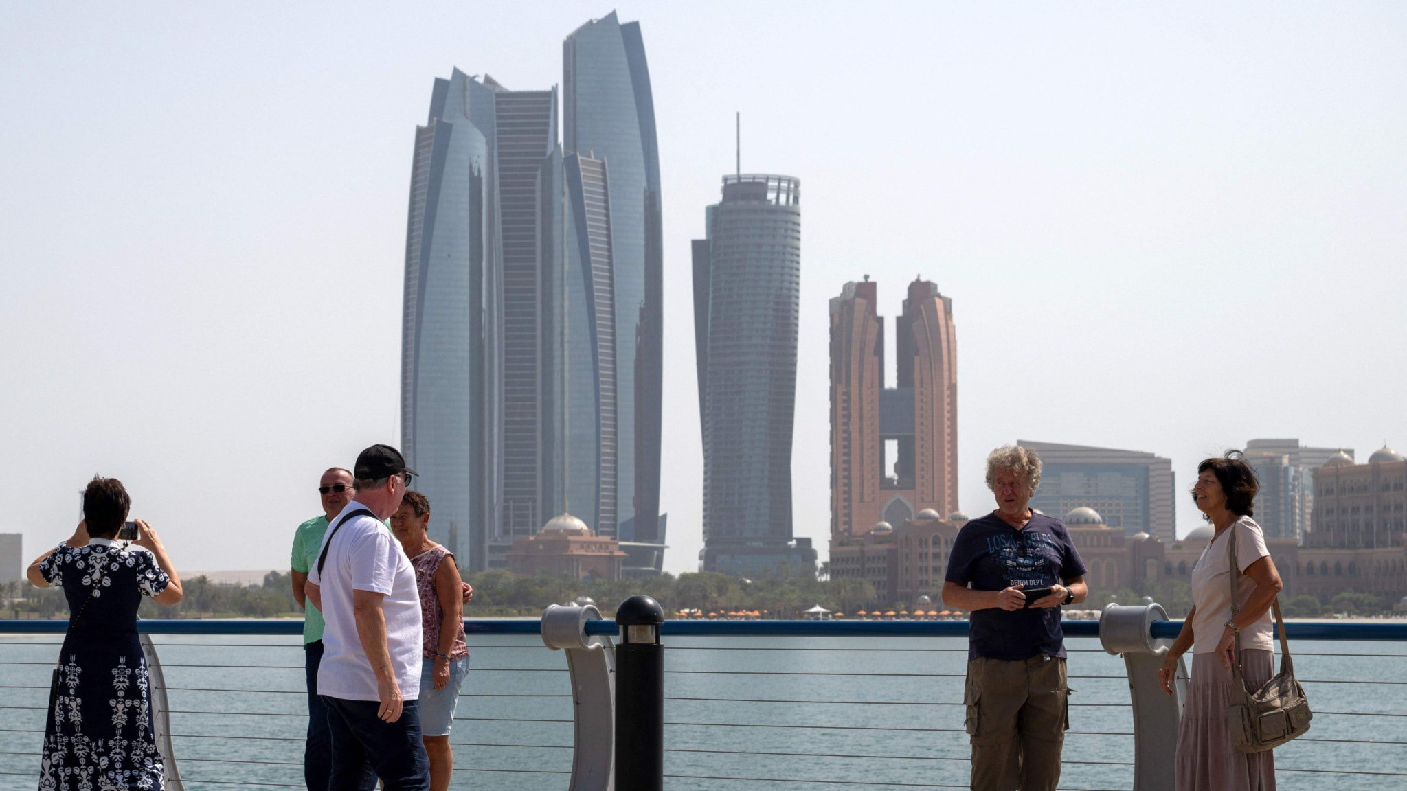 ⚡️ این زندگی روزمره در ابوظبی است؛ در بحبوحه جنگ